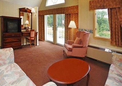 Econo Lodge Inn & Suites Groton Kültér fotó