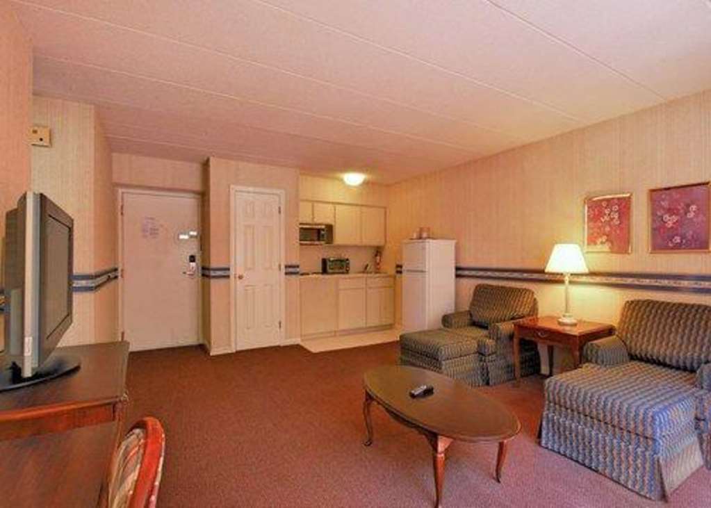 Econo Lodge Inn & Suites Groton Szoba fotó